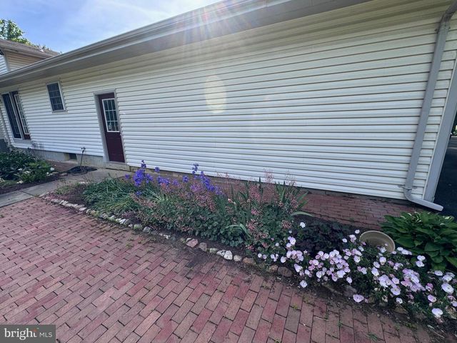 6375 UNION MILL RD, Clifton, VA 20124