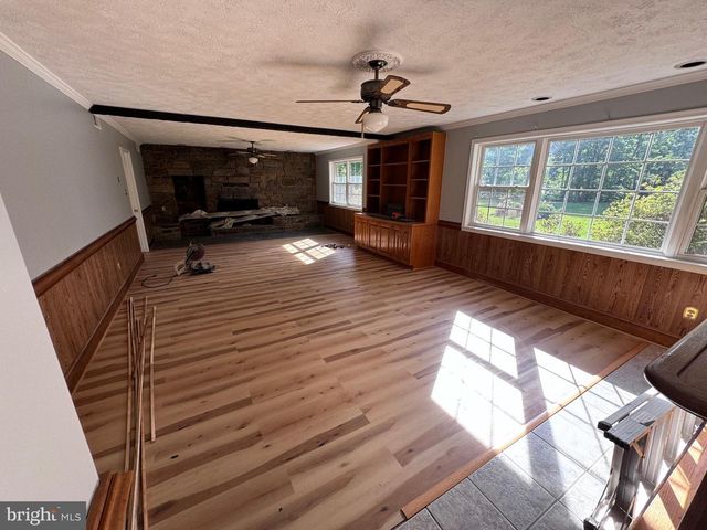 6375 UNION MILL RD, Clifton, VA 20124