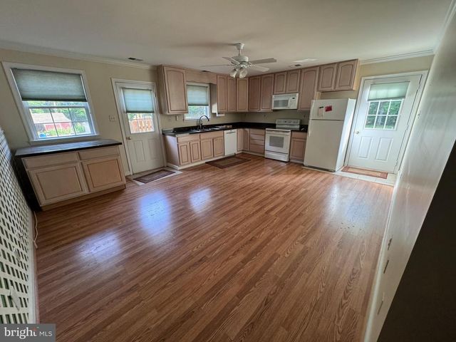 6375 UNION MILL RD, Clifton, VA 20124
