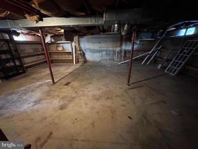 6375 UNION MILL RD, Clifton, VA 20124