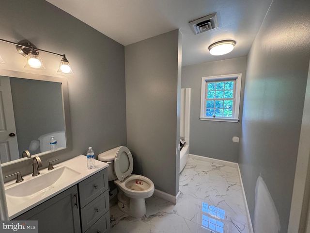 6375 UNION MILL RD, Clifton, VA 20124