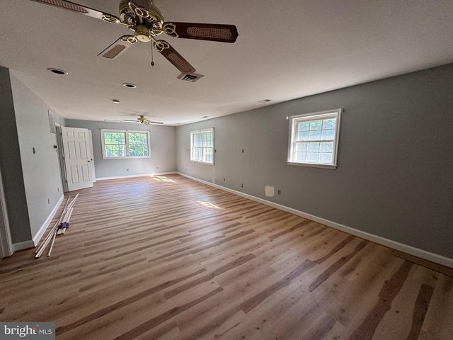 6375 UNION MILL RD, Clifton, VA 20124
