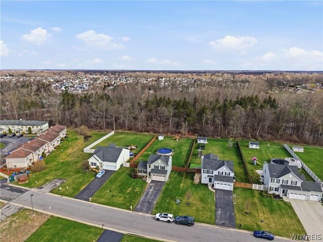 3773 Captains Way, Wheatfield, NY 14120