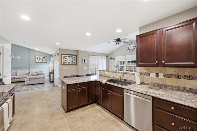 3773 Captains Way, Wheatfield, NY 14120