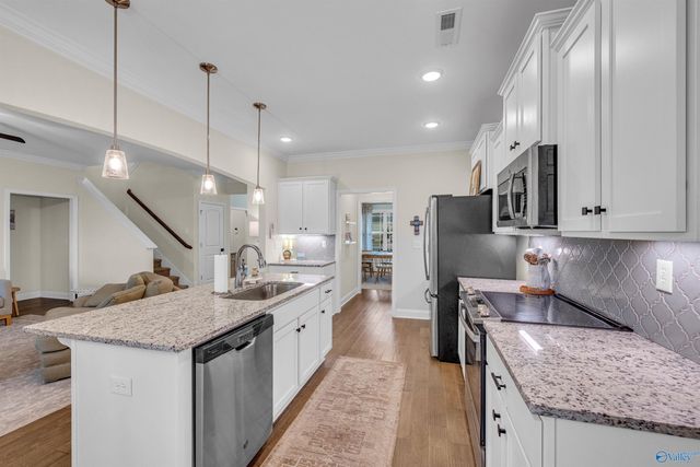 7123 SE Kingsbridge Lane, Owens Cross Roads, AL 35763