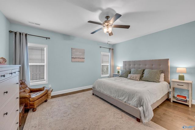 7123 SE Kingsbridge Lane, Owens Cross Roads, AL 35763