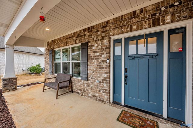 7123 SE Kingsbridge Lane, Owens Cross Roads, AL 35763