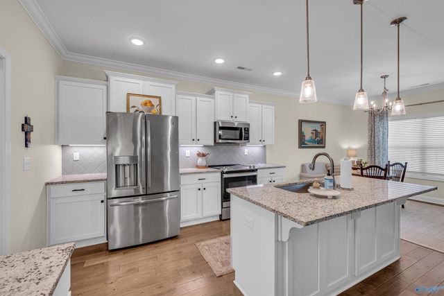 7123 SE Kingsbridge Lane, Owens Cross Roads, AL 35763