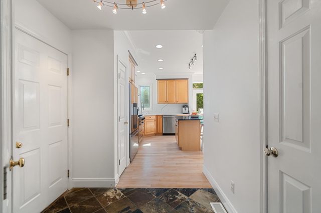 278 Brennan Woods Drive, Williston, VT 05495