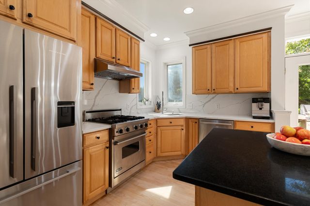 278 Brennan Woods Drive, Williston, VT 05495