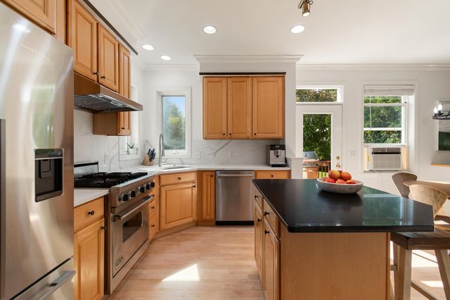 278 Brennan Woods Drive, Williston, VT 05495
