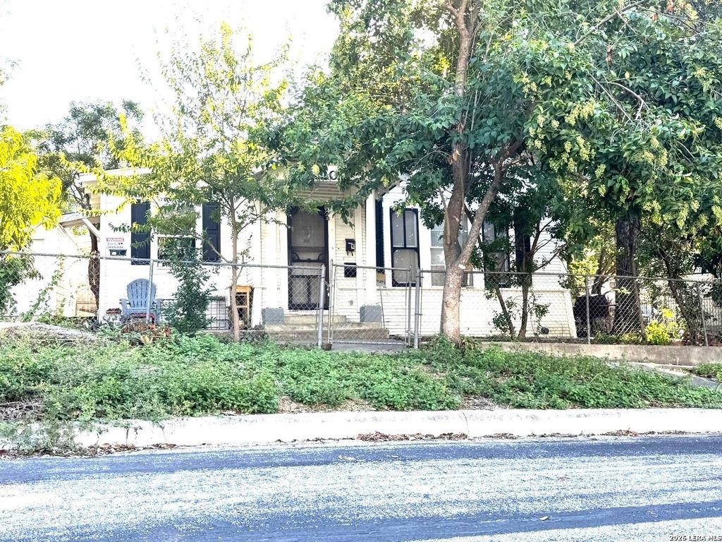 420 PIERCE AVE, San Antonio, TX 78208