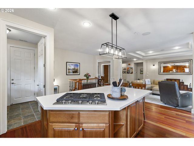 8308 Se BUFORD Ln, Portland, OR 97236