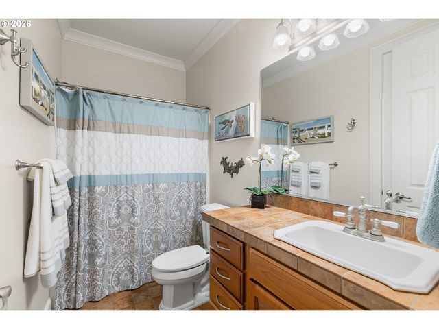 8308 Se BUFORD Ln, Portland, OR 97236