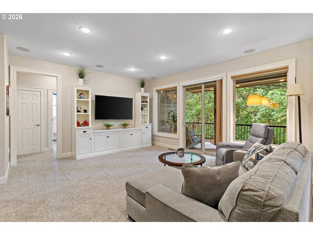 8308 Se BUFORD Ln, Portland, OR 97236