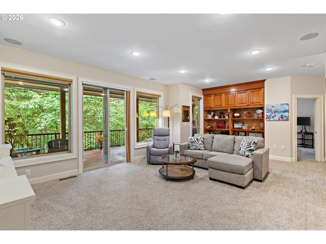 8308 Se BUFORD Ln, Portland, OR 97236