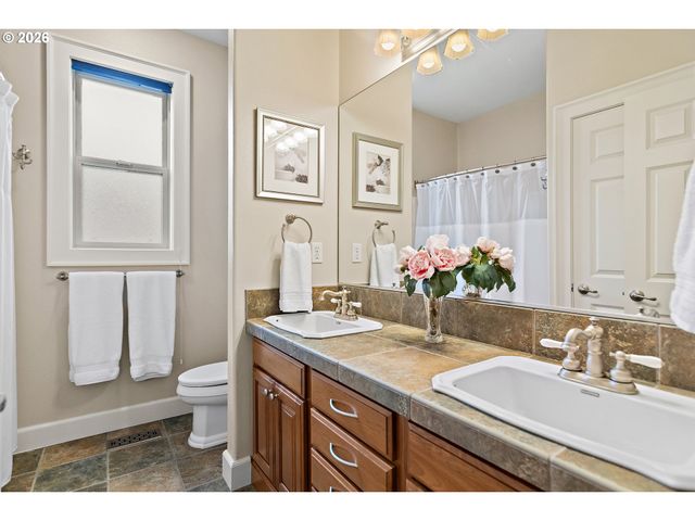 8308 Se BUFORD Ln, Portland, OR 97236
