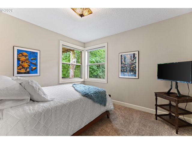8308 Se BUFORD Ln, Portland, OR 97236