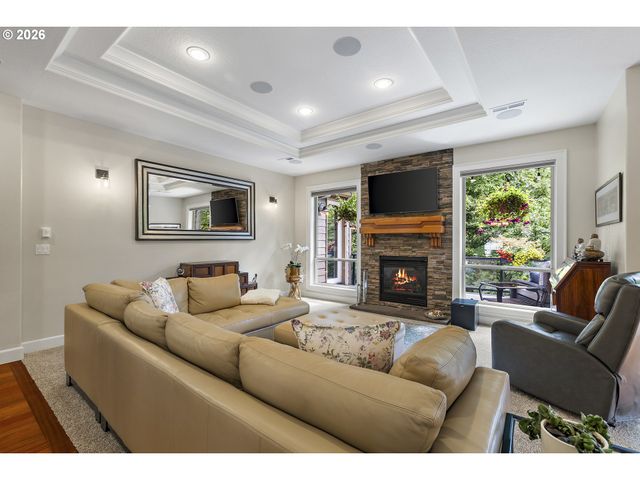 8308 Se BUFORD Ln, Portland, OR 97236