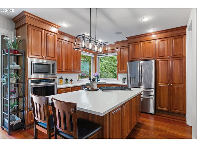 8308 Se BUFORD Ln, Portland, OR 97236