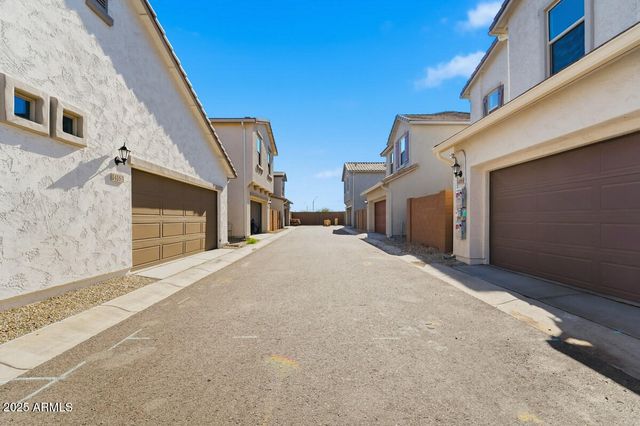 14183 W BUCKSKIN Trail, Surprise, AZ 85387