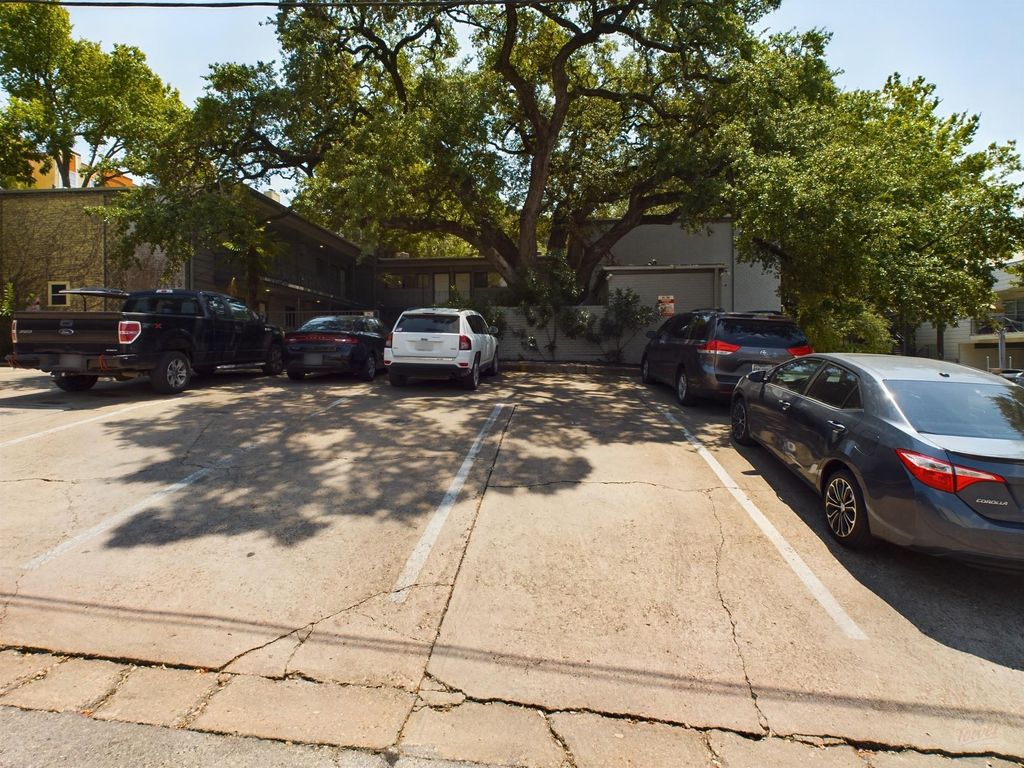 803 W 28th ST 105, Austin, TX 78705