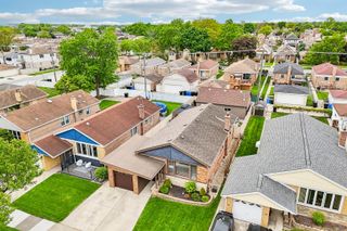 5742 S Rutherford Avenue, Chicago, IL 60638