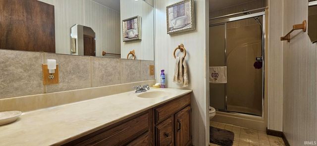 528 Linden Drive, Spiceland, IN 47385