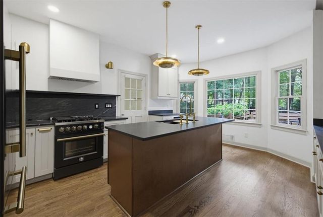 1069 Sunny Field Lane, Lawrenceville, GA 30043