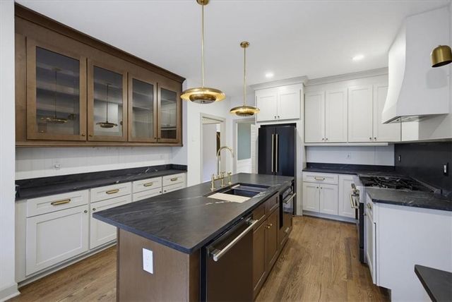 1069 Sunny Field Lane, Lawrenceville, GA 30043