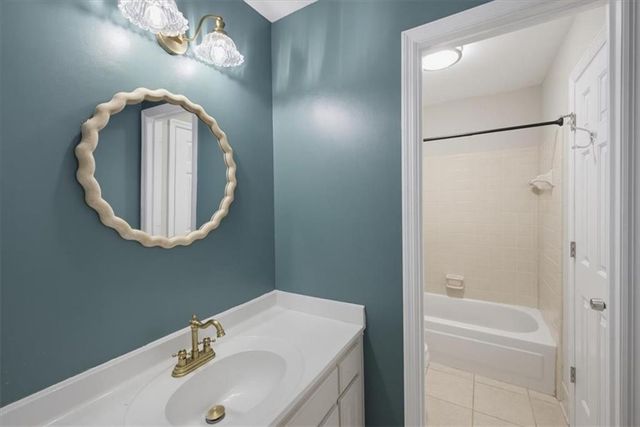 1069 Sunny Field Lane, Lawrenceville, GA 30043