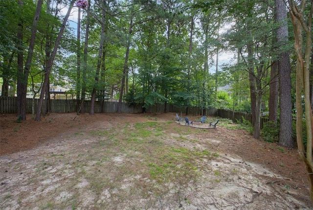 1069 Sunny Field Lane, Lawrenceville, GA 30043