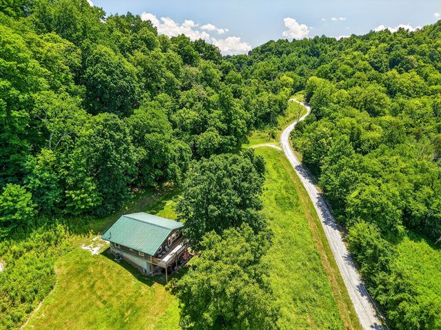 99 Judkins Ln, Hickman, TN 38567