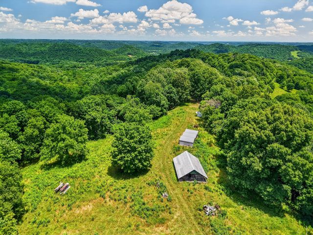 99 Judkins Ln, Hickman, TN 38567