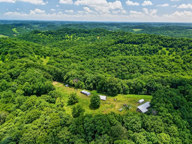 99 Judkins Ln, Hickman, TN 38567