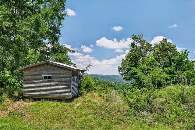 99 Judkins Ln, Hickman, TN 38567
