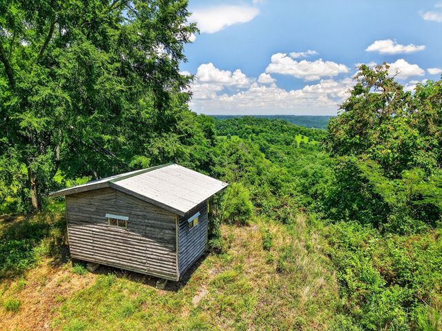 99 Judkins Ln, Hickman, TN 38567