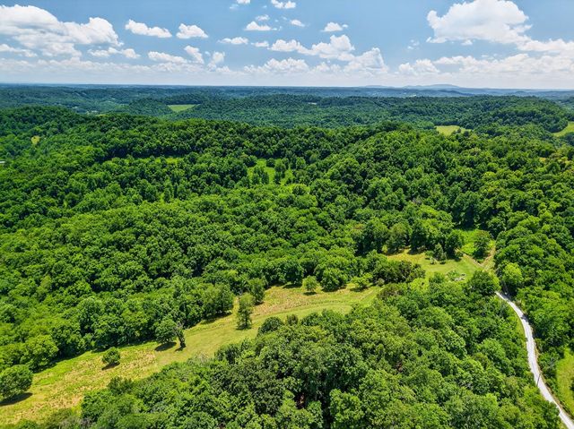 99 Judkins Ln, Hickman, TN 38567
