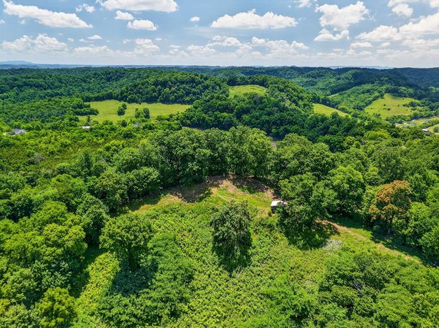 99 Judkins Ln, Hickman, TN 38567