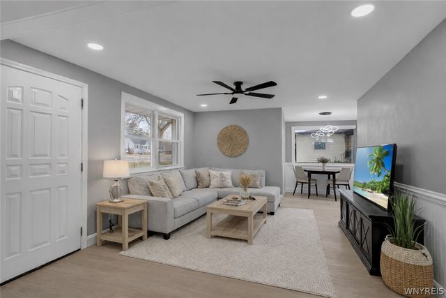 363 Country Parkway, Amherst, NY 14221