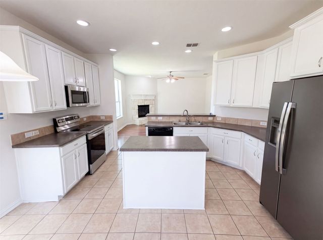 1421 Sparrow Drive, Little Elm, TX 75068