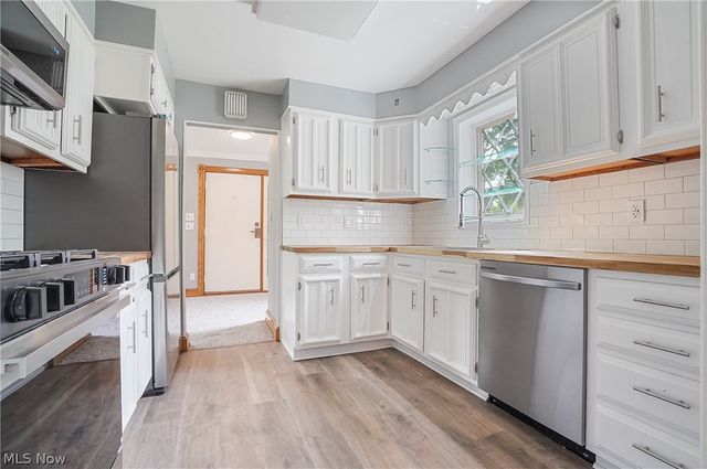 4160 Columbia Road, North Olmsted, OH 44070