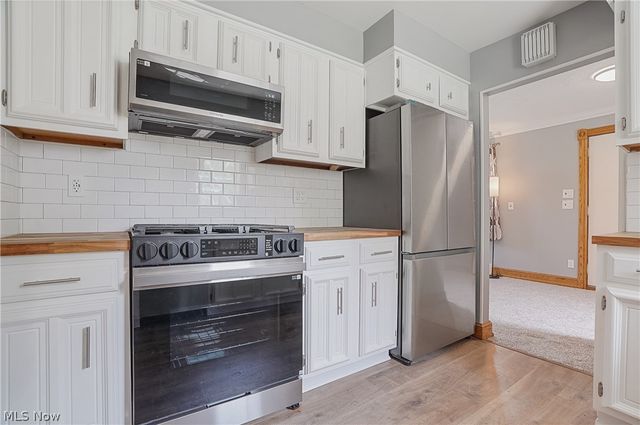 4160 Columbia Road, North Olmsted, OH 44070