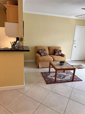 2171 NE 66th Street 801, Fort Lauderdale, FL 33308