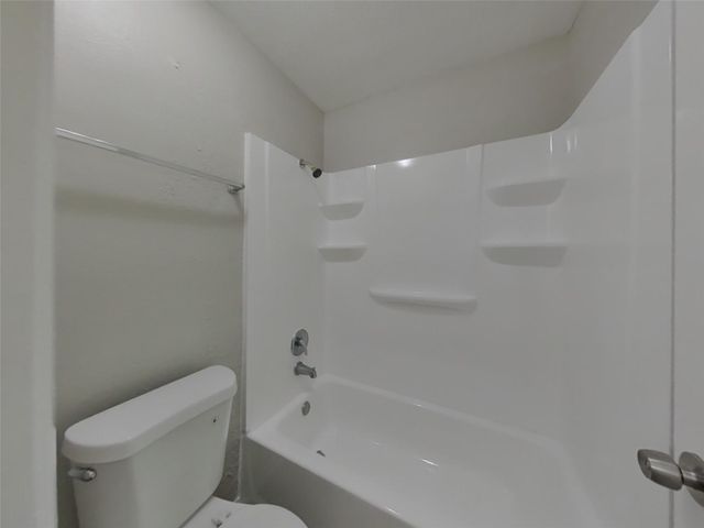 2806 Quail Run Drive, Humble, TX 77396