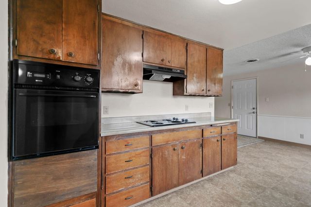 2410 Starlight, Redding, CA 96001