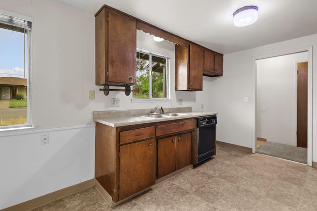 2410 Starlight, Redding, CA 96001