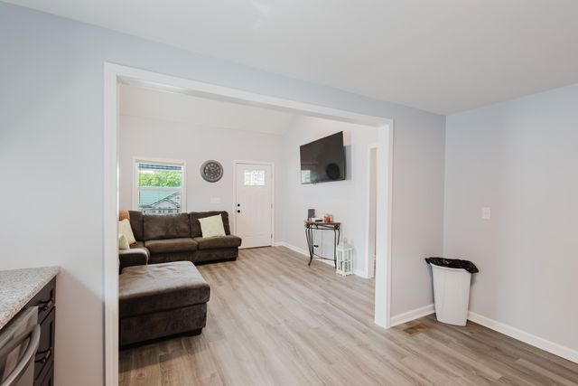 335 Broadway Street, Irvine, KY 40336
