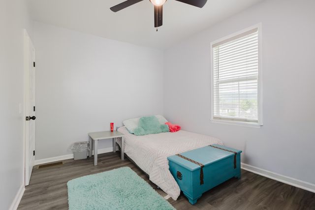 335 Broadway Street, Irvine, KY 40336