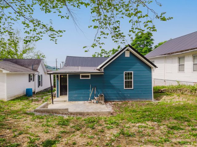 335 Broadway Street, Irvine, KY 40336
